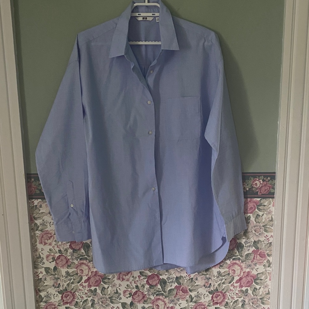 Uniqlo Women's Light Blue Button Down Shirt
